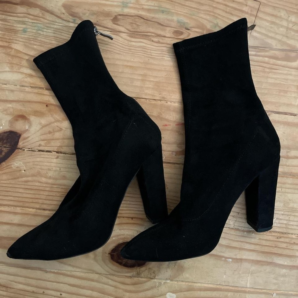 Black Pointed Toe Ankle Boots Zip Back W omensSize 8